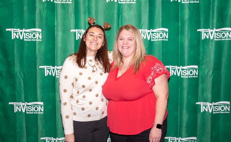 InVision West 2023 Glittering Green & Gold Holiday Party 03